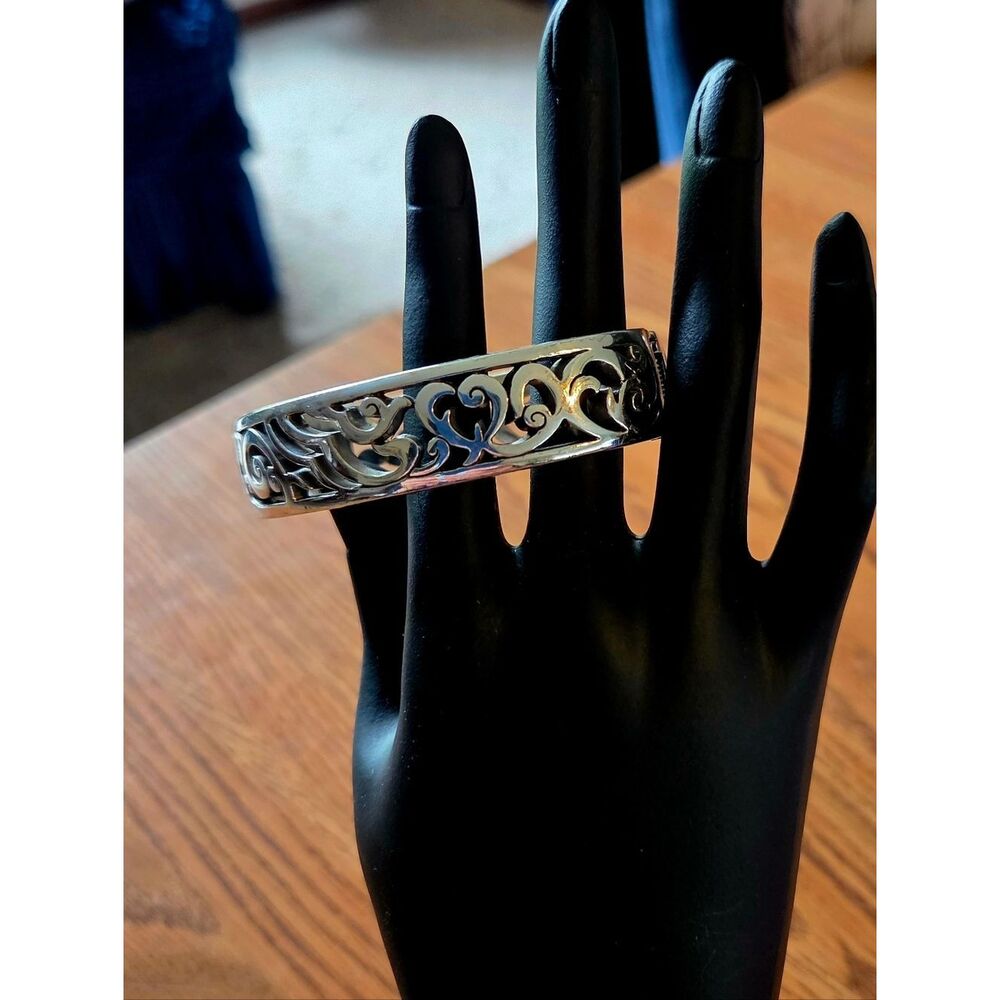 💐BRIGHTON Silver Filigree Heart & Scroll Hinged Bracelet - Picture 2 of 8
